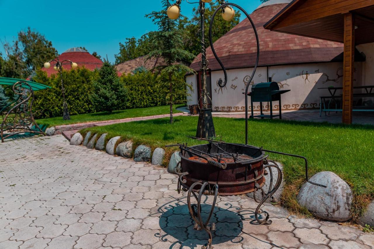 Gоlden Dragon Villa Hotel Bischkek Exterior foto