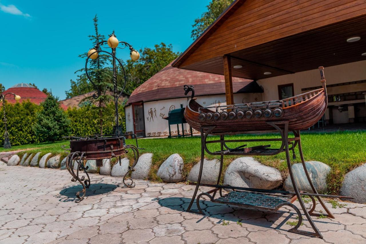 Gоlden Dragon Villa Hotel Bischkek Exterior foto