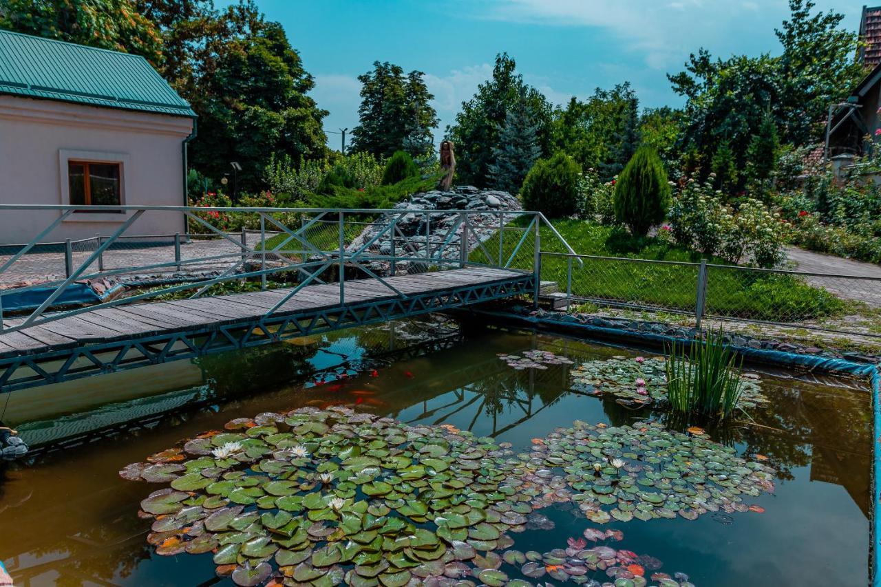 Gоlden Dragon Villa Hotel Bischkek Exterior foto